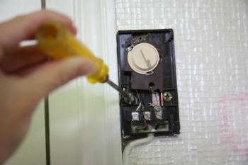 comment démonter thermostat radiateur